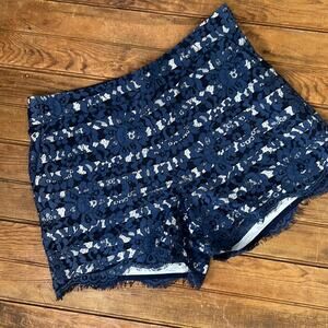 Women’s Anthropologie Cartonnier blue lace over stripe shorts size 8